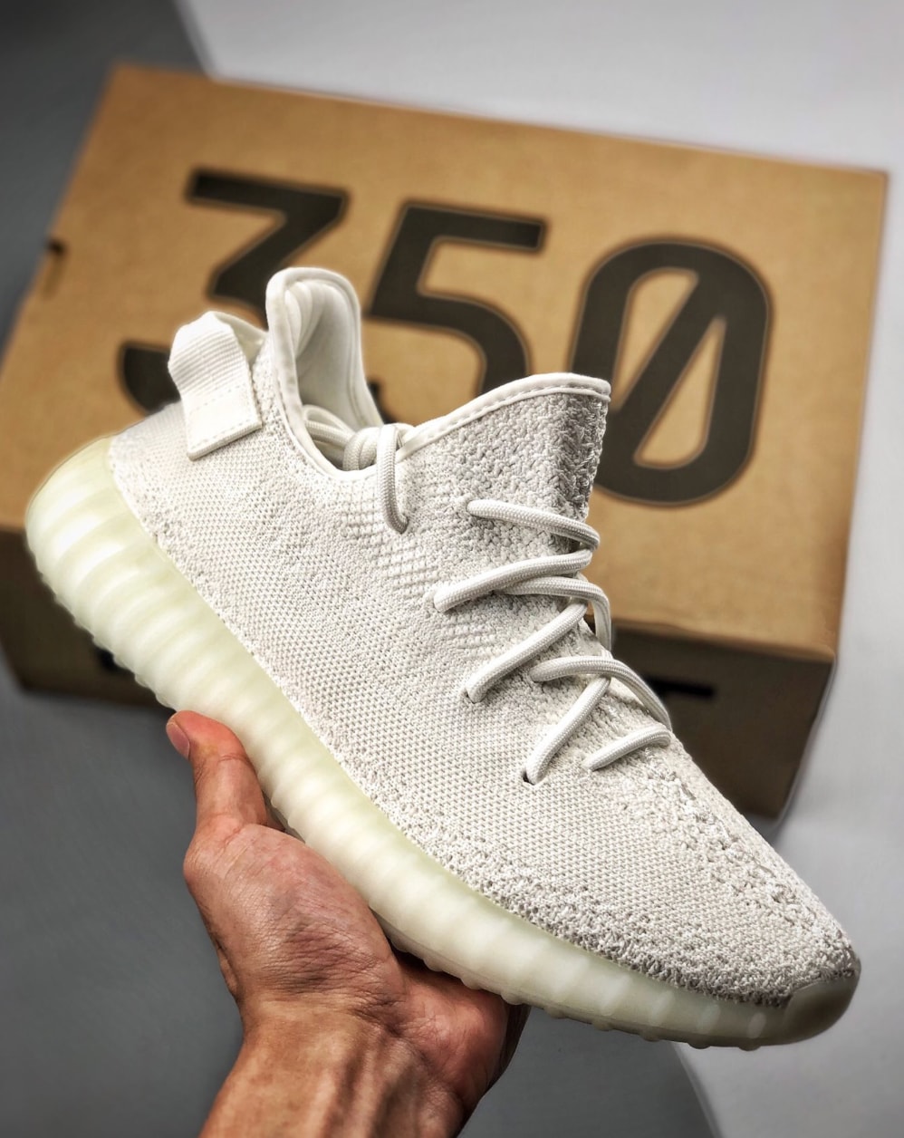 Adidas Yeezy Boost 350 V2 Cream White — vista principal